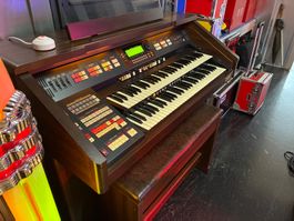 HAMMOND XH 200 SP, NP 21`900.00 CHF